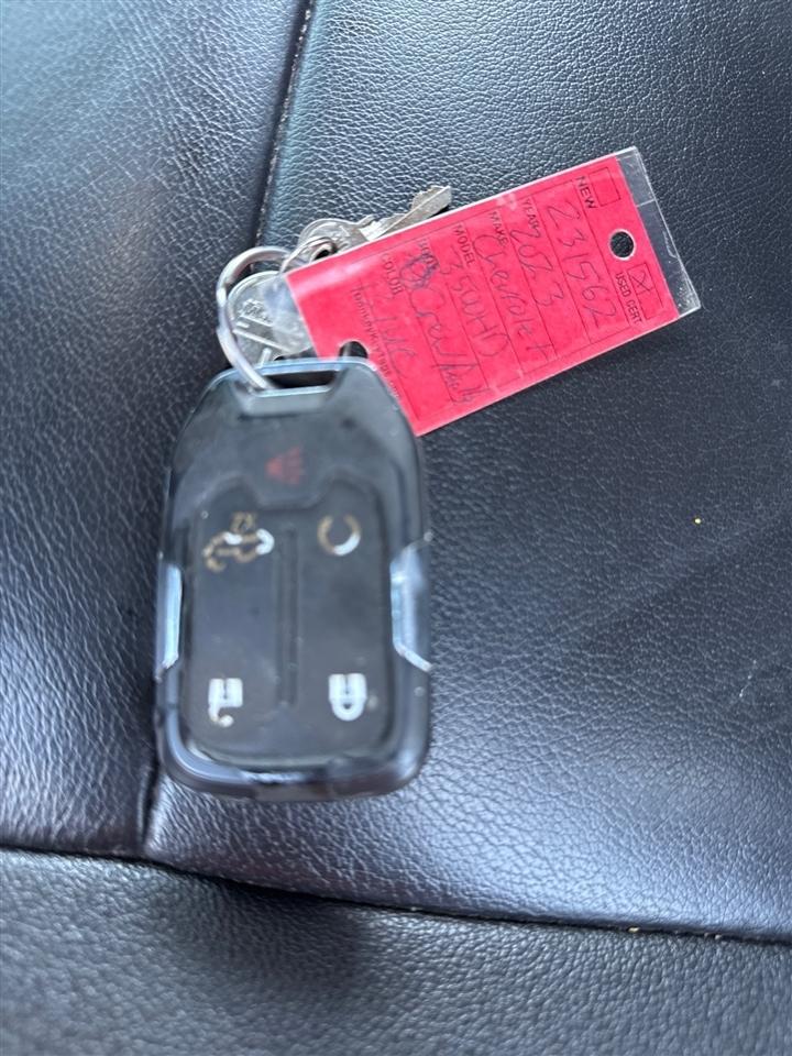 Chevrolet Silverado 3500HD LT Crew Cab 4WD 2023