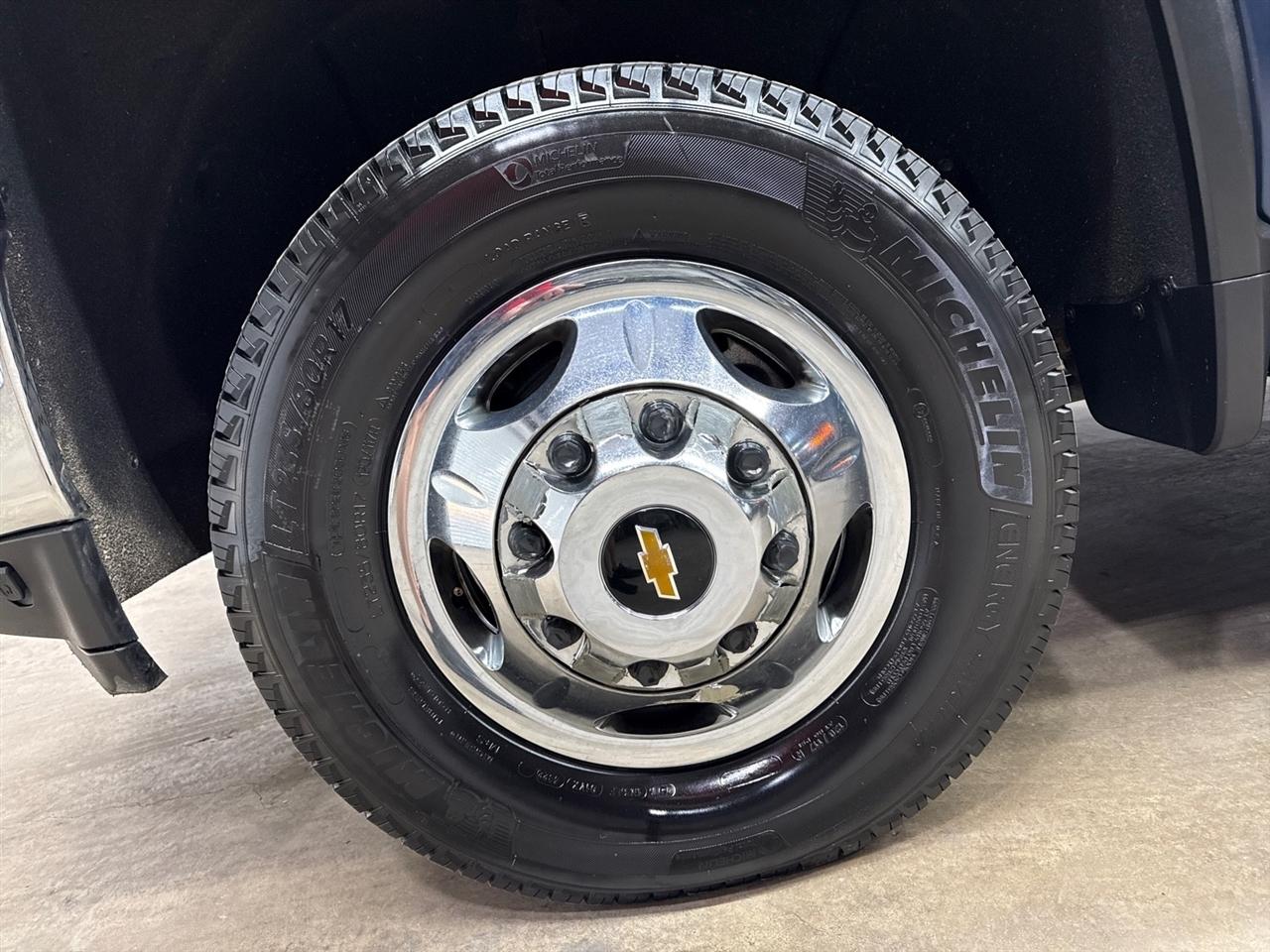 Chevrolet Silverado 3500HD LT Crew Cab 4WD 2023