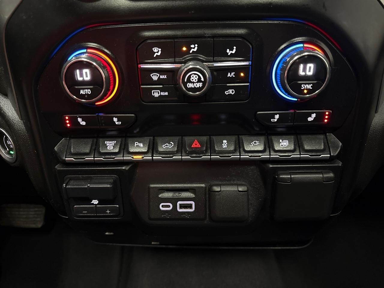Chevrolet Silverado 3500HD LT Crew Cab 4WD 2023