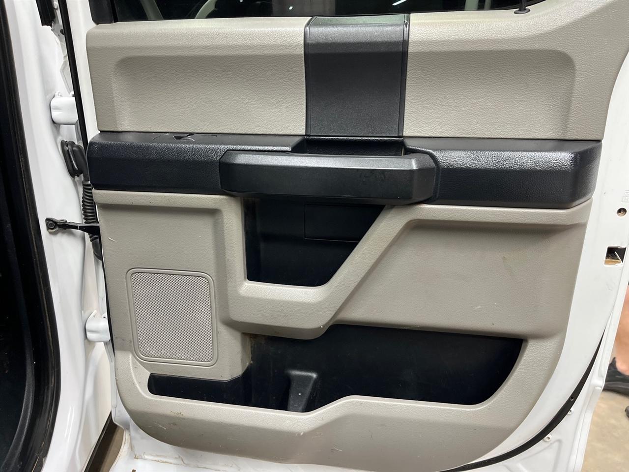 Ford F-350 SD XL Crew Cab Long Bed DRW 4WD 2020