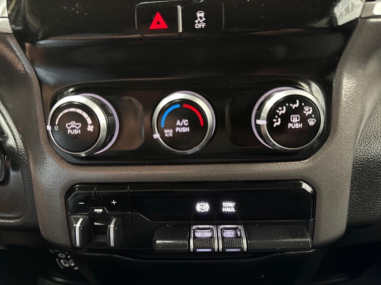 RAM 2500 Tradesman Crew Cab LWB 4WD 2020