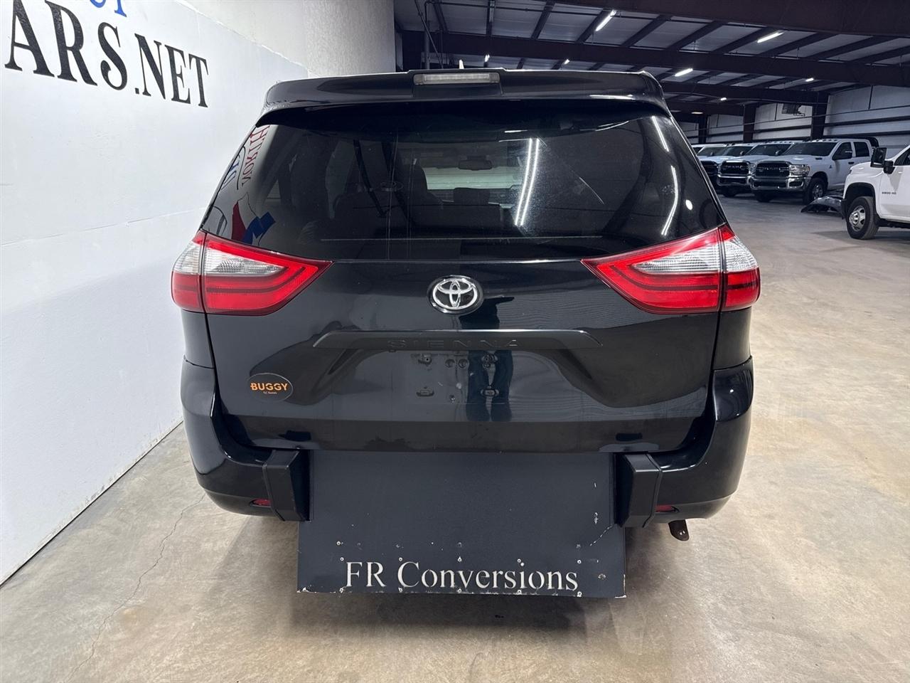 Toyota Sienna LE 7-Passenger Mobility Auto Access 2020