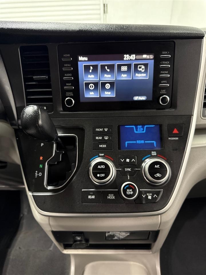 Toyota Sienna LE 7-Passenger Mobility Auto Access 2020