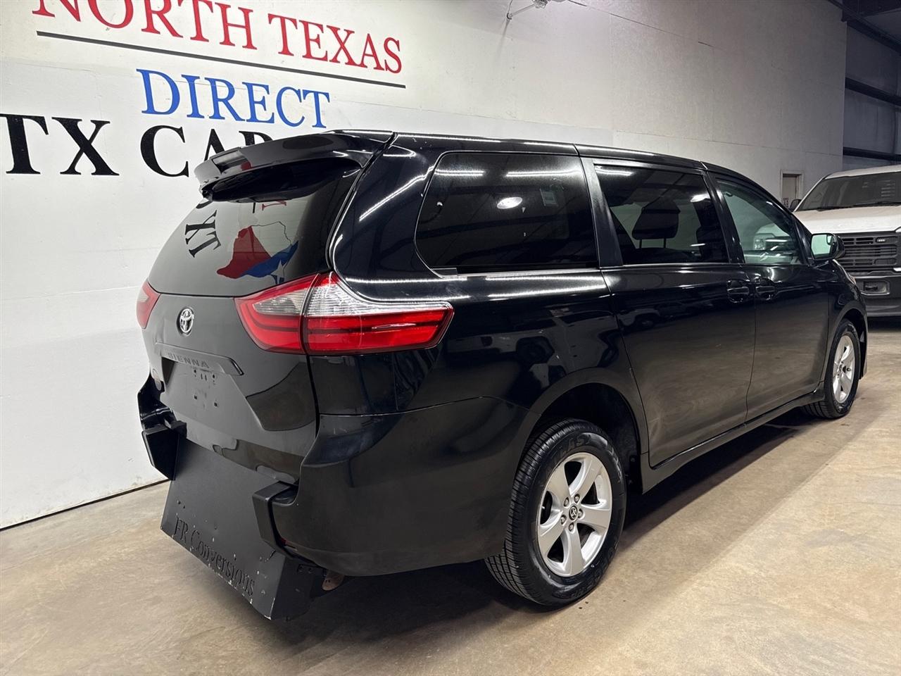 Toyota Sienna LE 7-Passenger Mobility Auto Access 2020