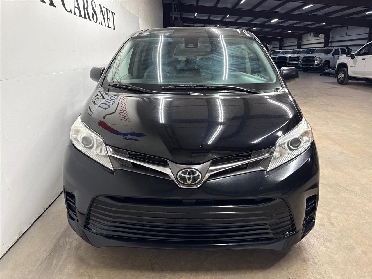 Toyota Sienna LE 7-Passenger Mobility Auto Access 2020