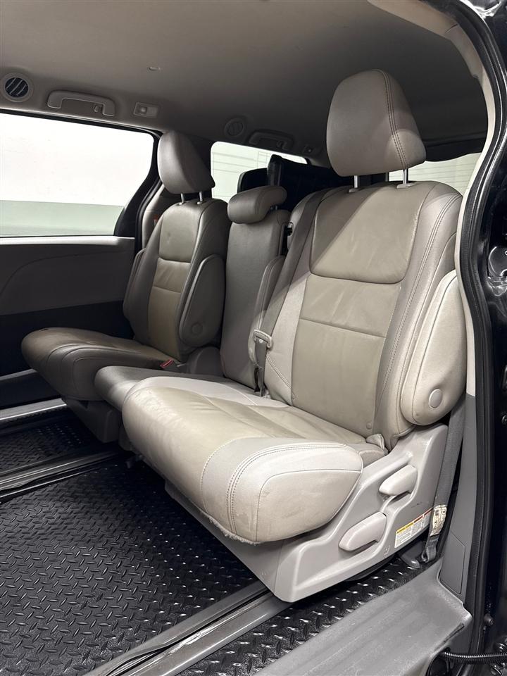 Toyota Sienna LE 7-Passenger Mobility Auto Access 2020