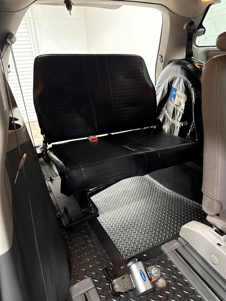 Toyota Sienna LE 7-Passenger Mobility Auto Access 2020