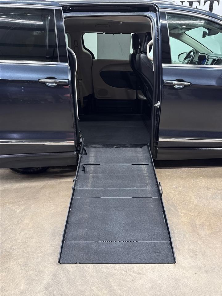 Chrysler Pacifica Touring-L 2020