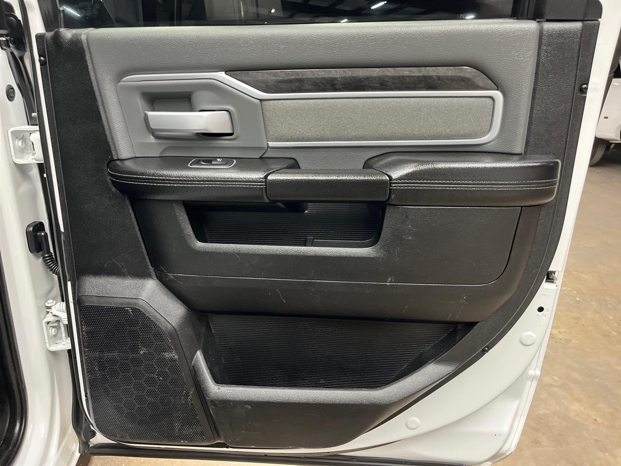 RAM 2500 Tradesman Crew Cab SWB 4WD 2023