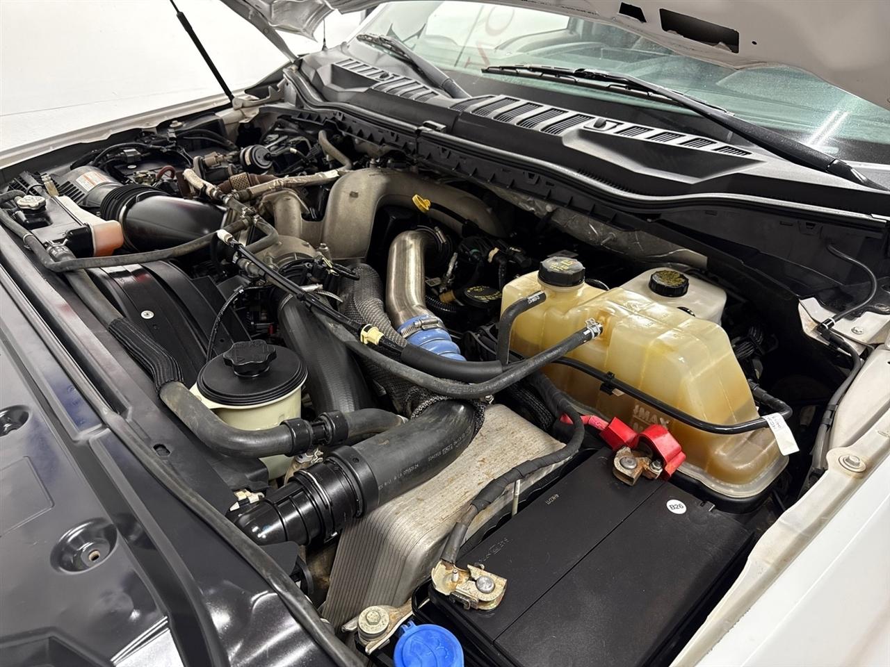 Ford F-350 SD King Ranch Crew Cab Long Bed DRW 4WD 2022