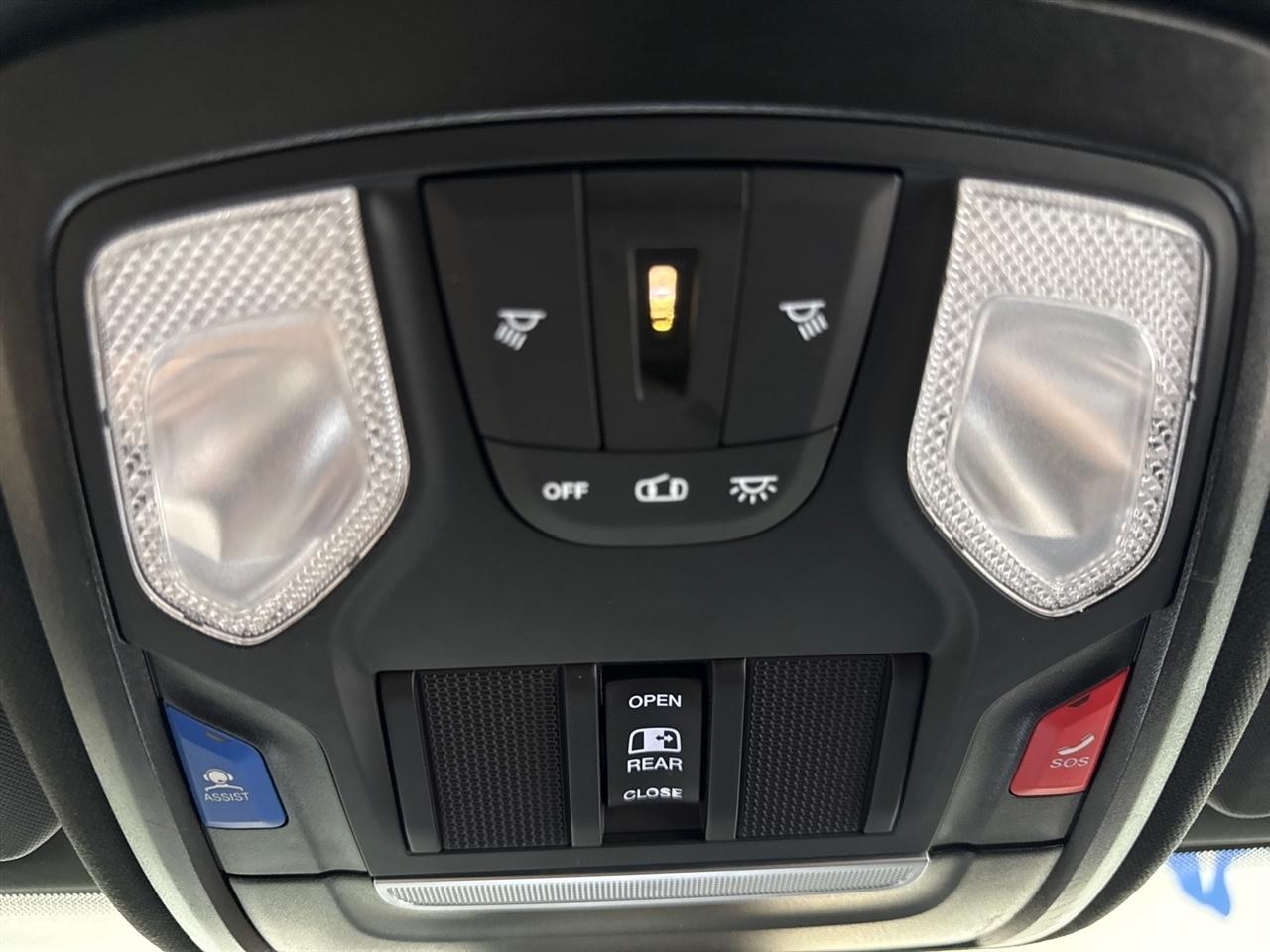 RAM 2500 Tradesman Crew Cab SWB 4WD 2024