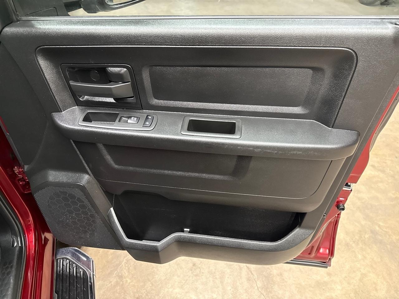 RAM 2500 Tradesman Crew Cab SWB 4WD 2024