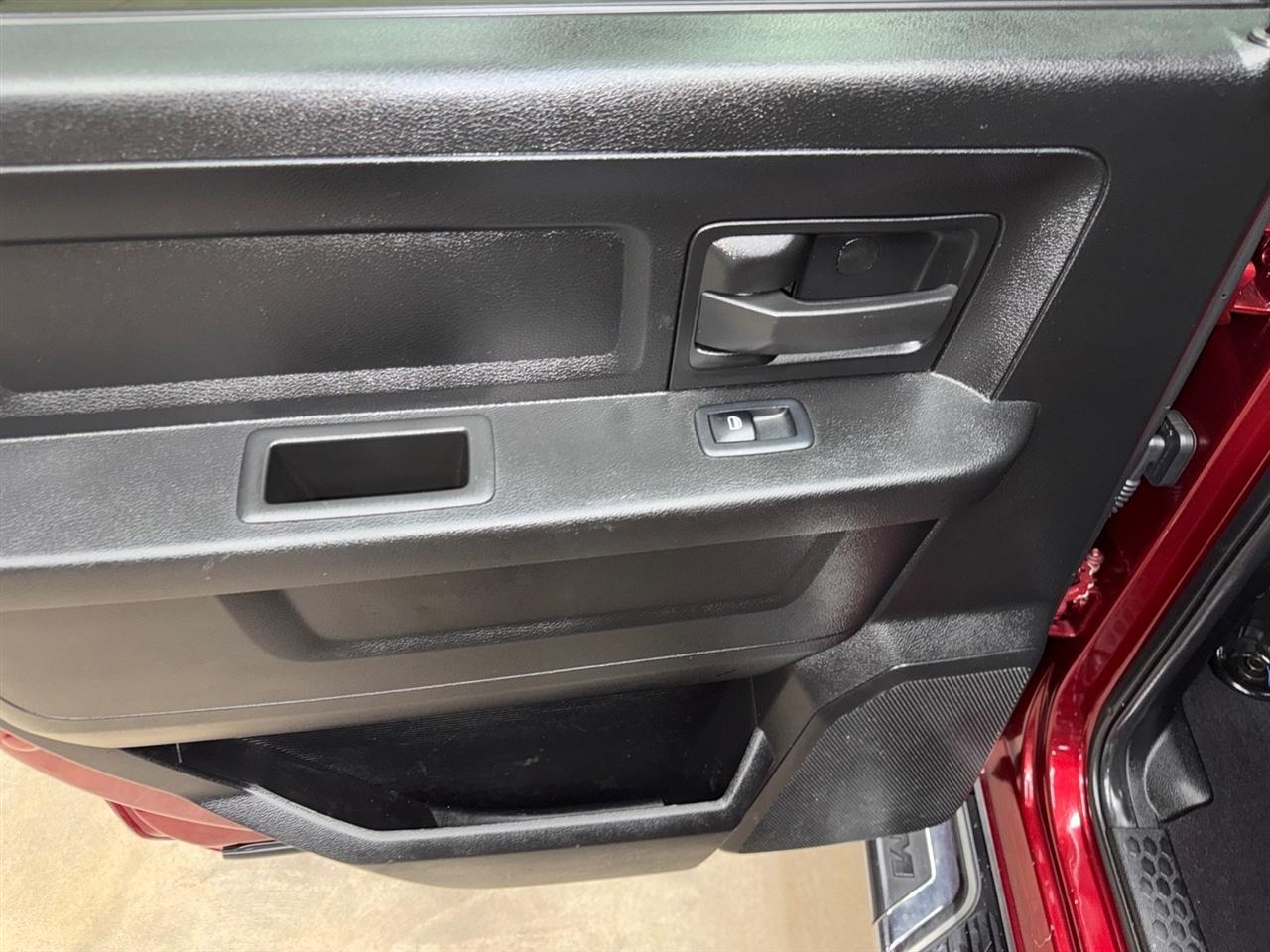 RAM 2500 Tradesman Crew Cab SWB 4WD 2024