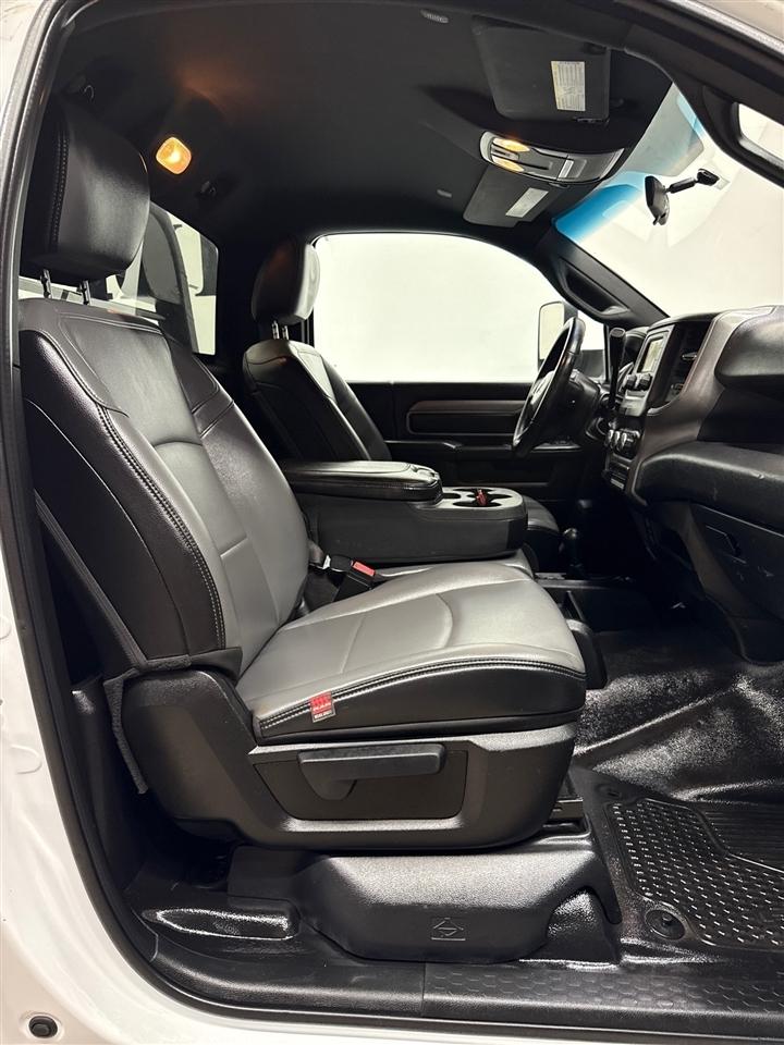 RAM 5500 Regular Cab 4WD DRW 2022
