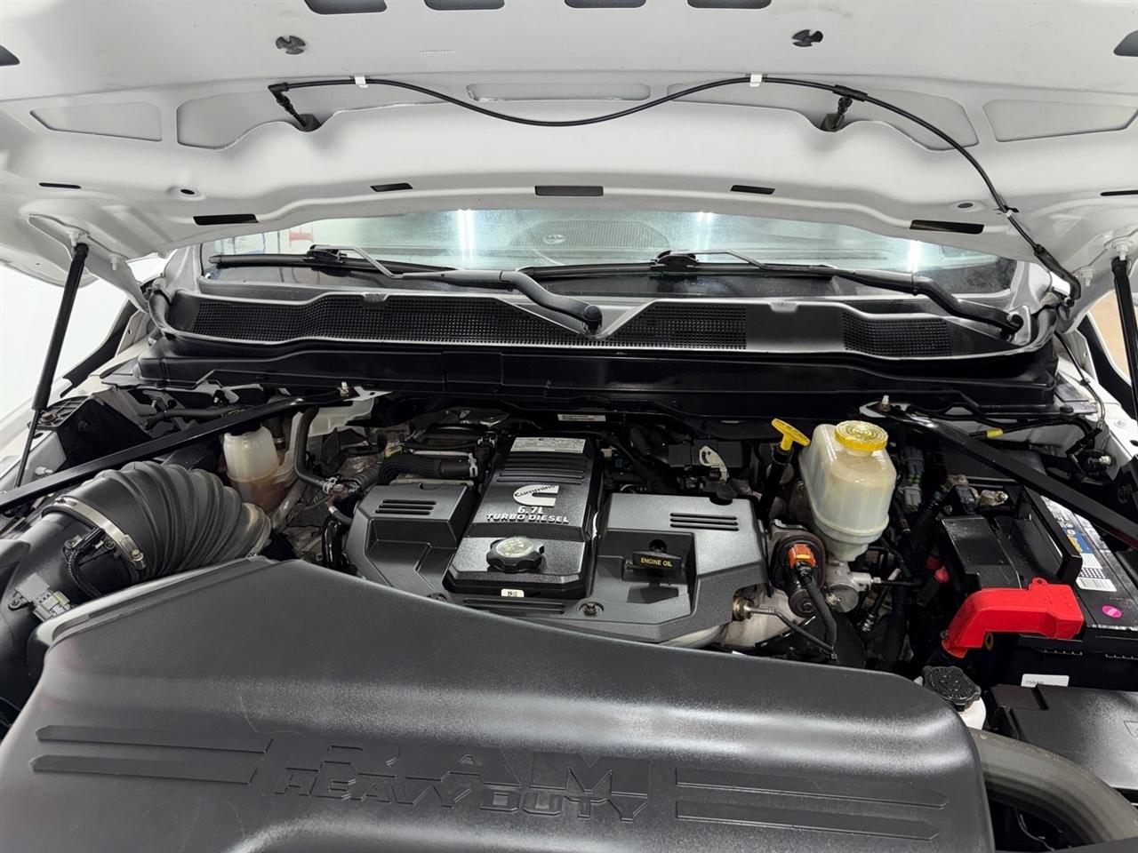 RAM 5500 Regular Cab 4WD DRW 2022