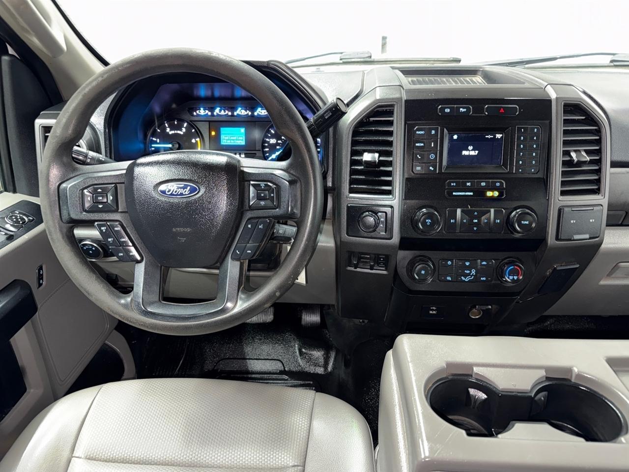 Ford F-350 SD XL Crew Cab Long Bed DRW 4WD 2020