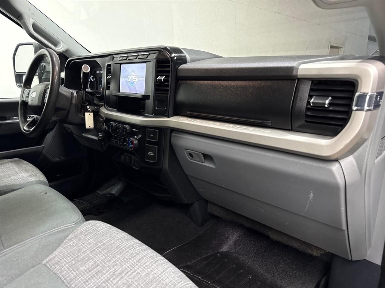 Ford F-450 SD XLT Crew Cab DRW 4WD 2023