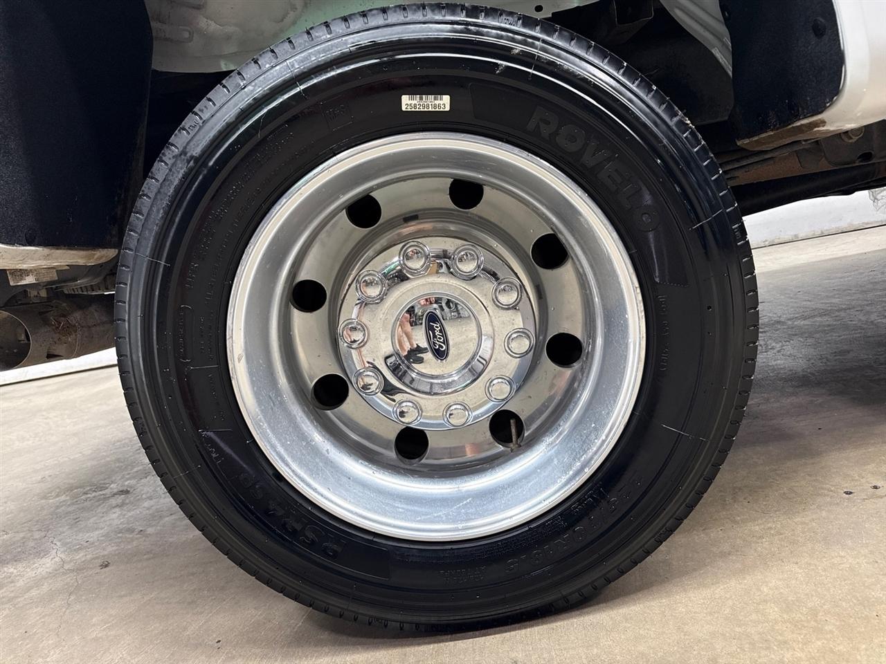 Ford F-450 SD XLT Crew Cab DRW 4WD 2023