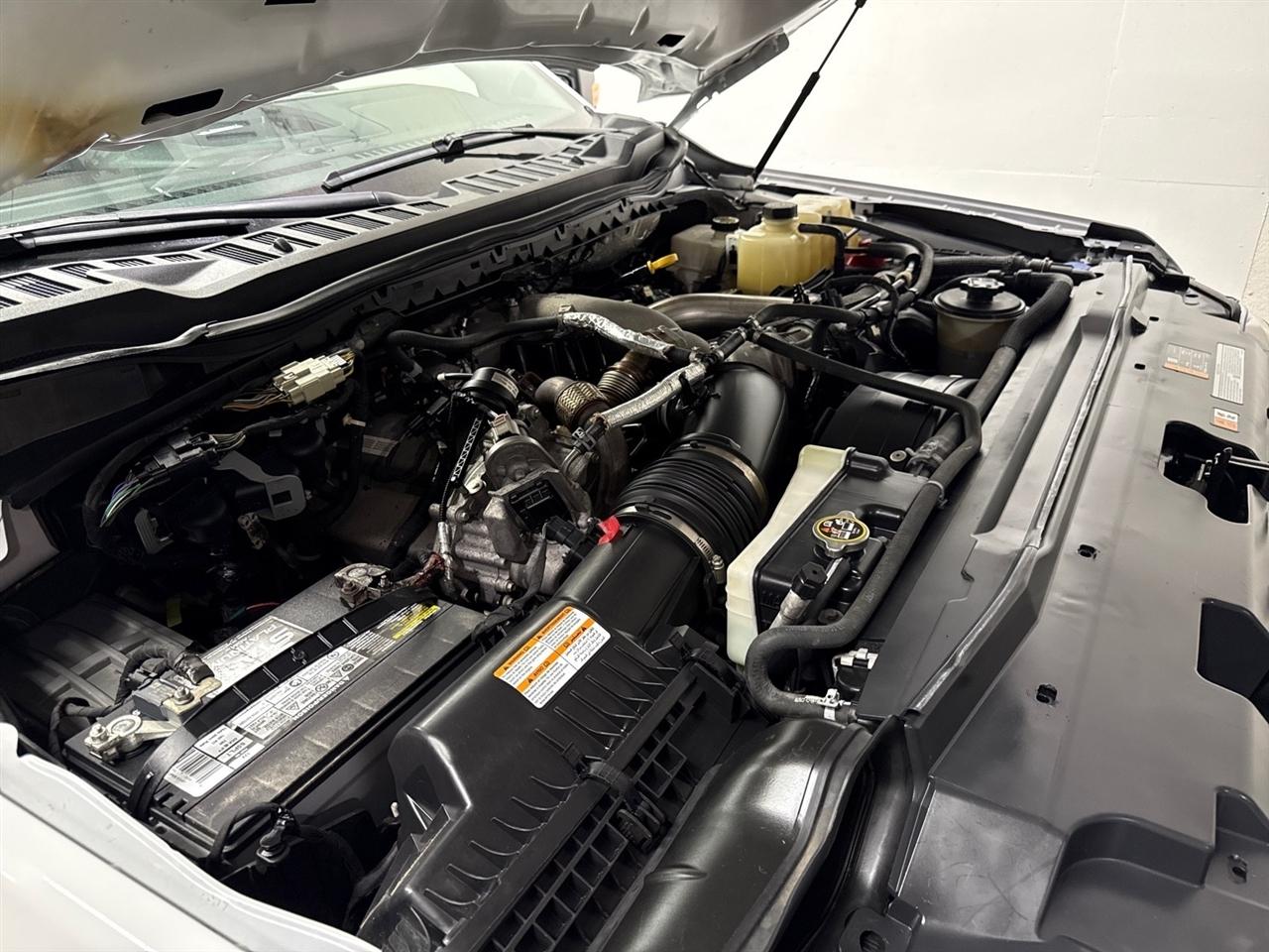 Ford F-450 SD XLT Crew Cab DRW 4WD 2023