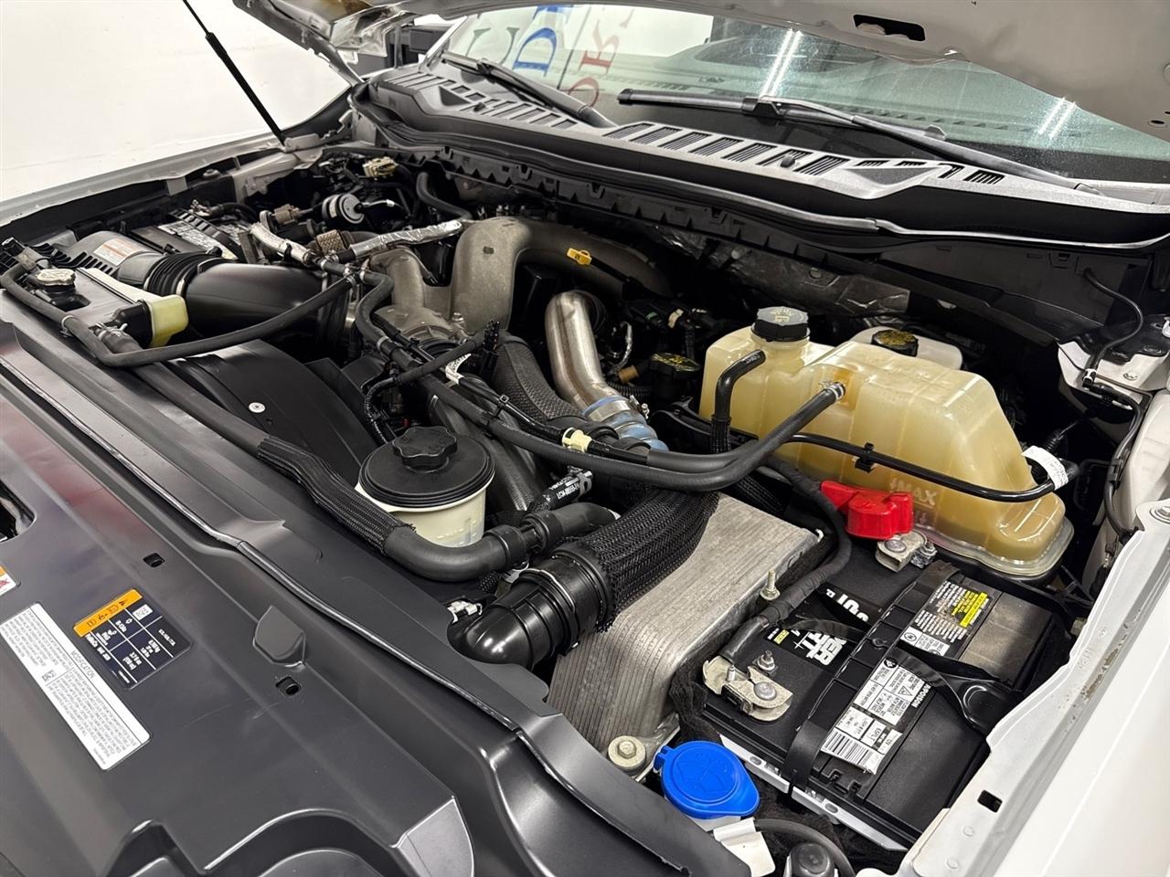 Ford F-450 SD XLT Crew Cab DRW 4WD 2023