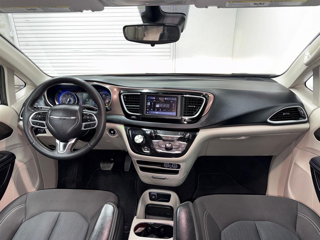 Chrysler Voyager LX 2023