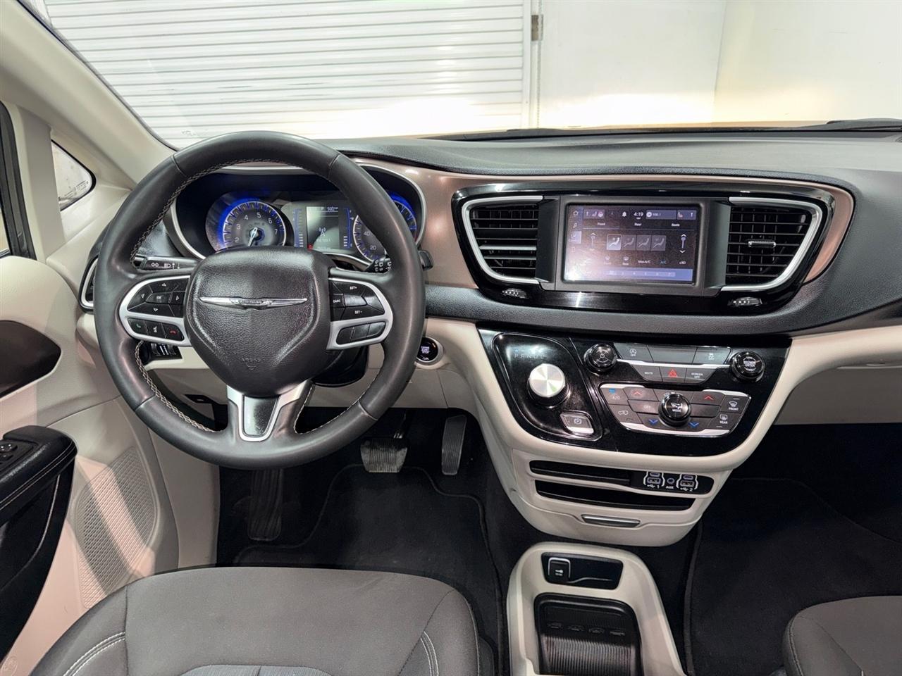 Chrysler Voyager LX 2023