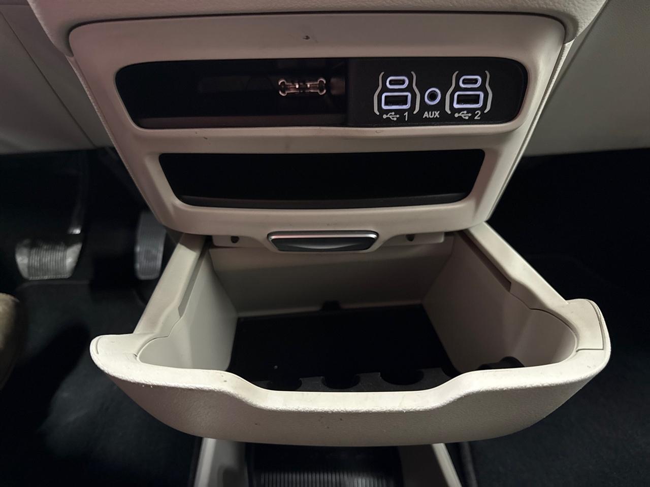 Chrysler Voyager LX 2023