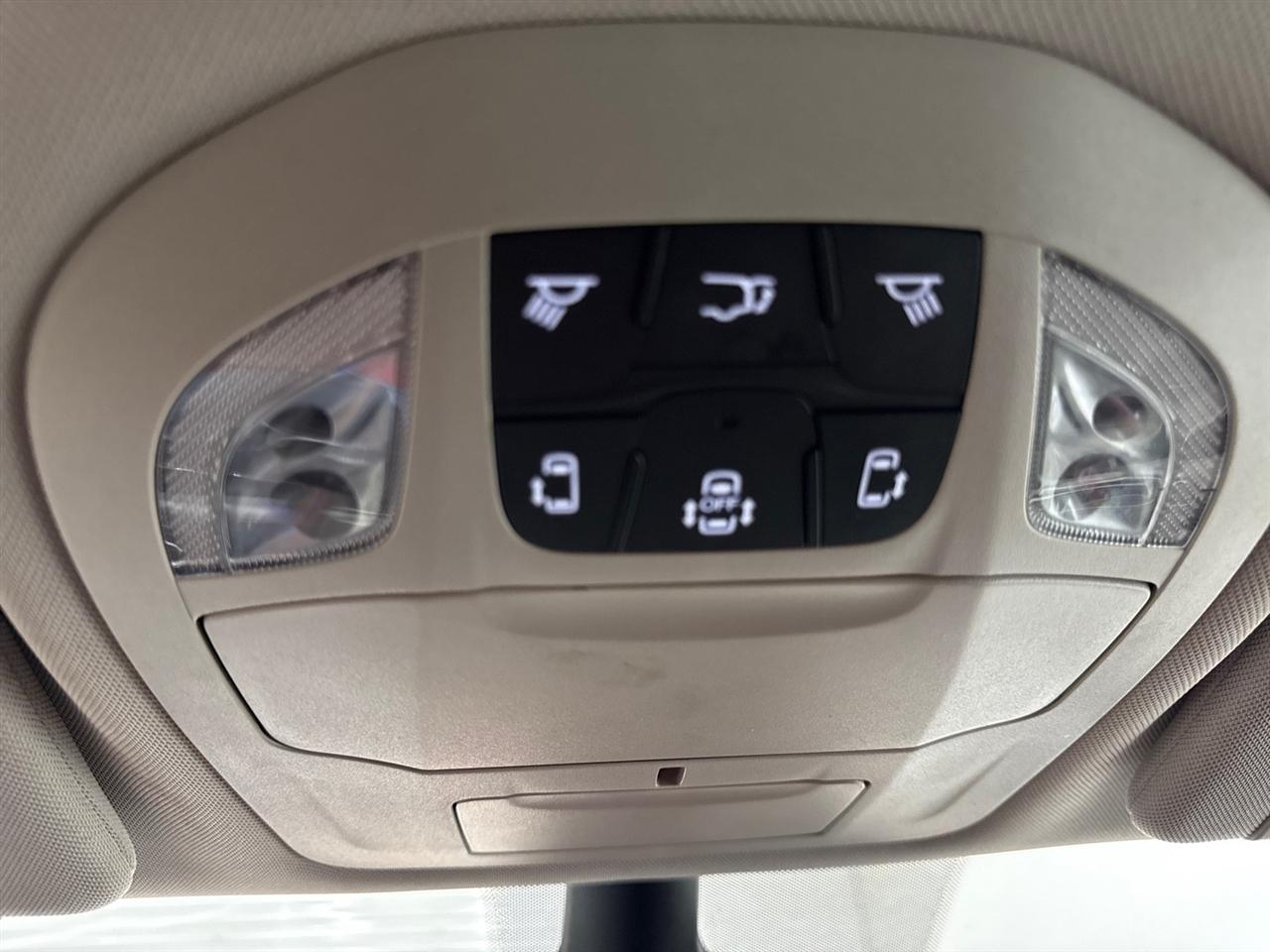 Chrysler Voyager LX 2023