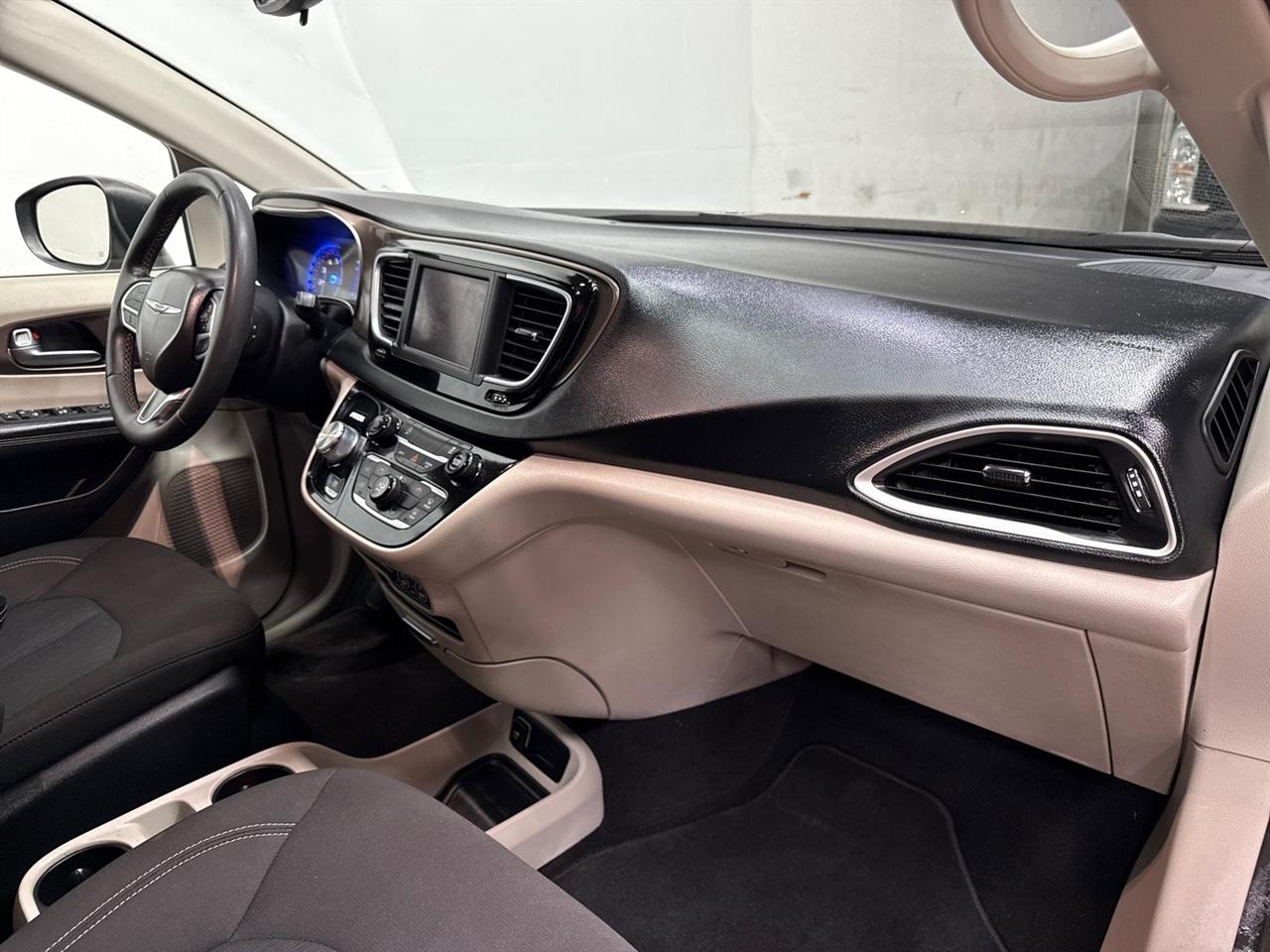 Chrysler Voyager LX 2023