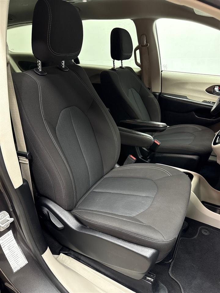 Chrysler Voyager LX 2023