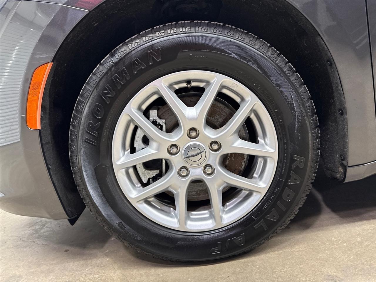 Chrysler Voyager LX 2023