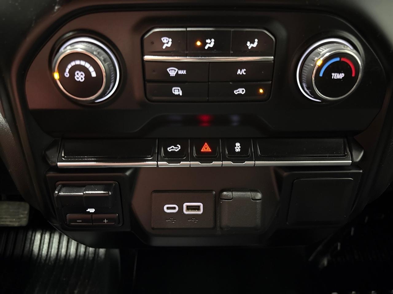 Chevrolet Silverado 3500HD Work Truck Crew Cab 4WD 2022