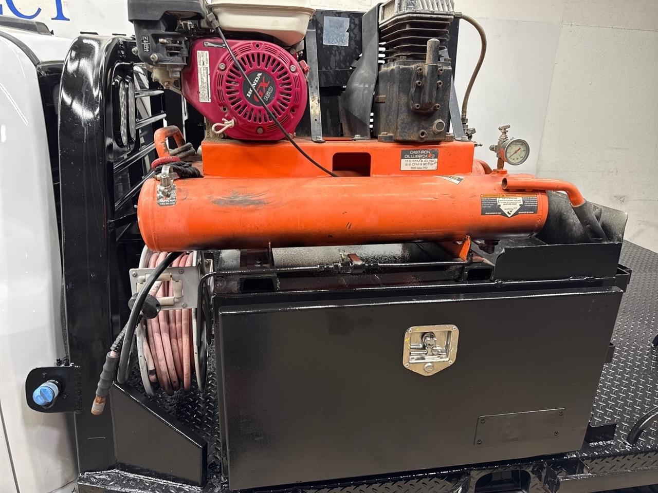 Ford F-350 SD XL Crew Cab Long Bed DRW 4WD 2022