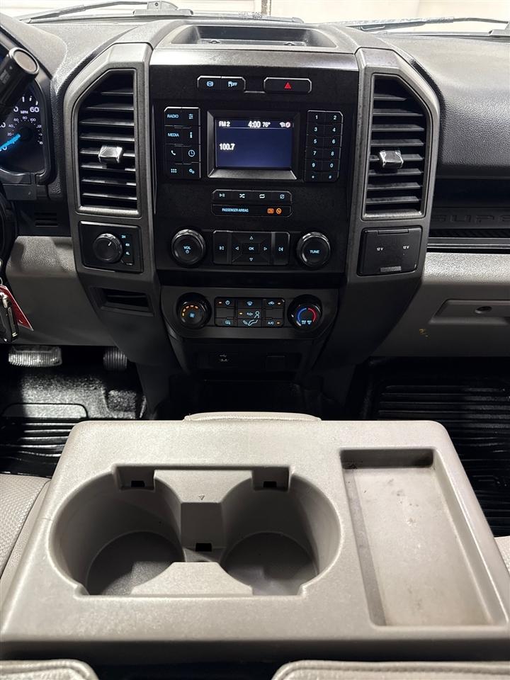 Ford F-350 SD XL Crew Cab Long Bed DRW 4WD 2022