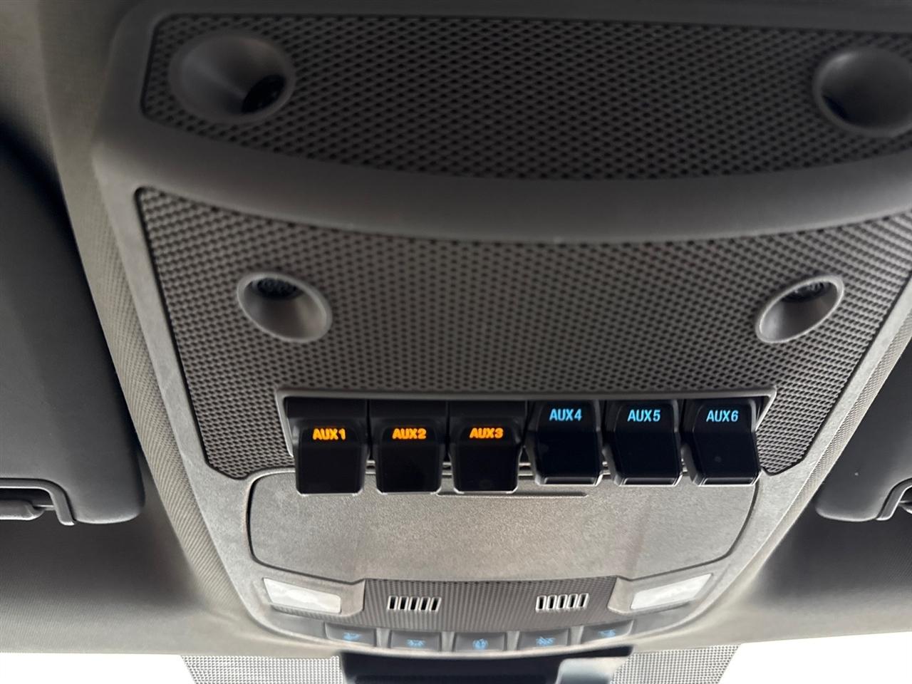 Ford F-350 SD XL Crew Cab Long Bed DRW 4WD 2022