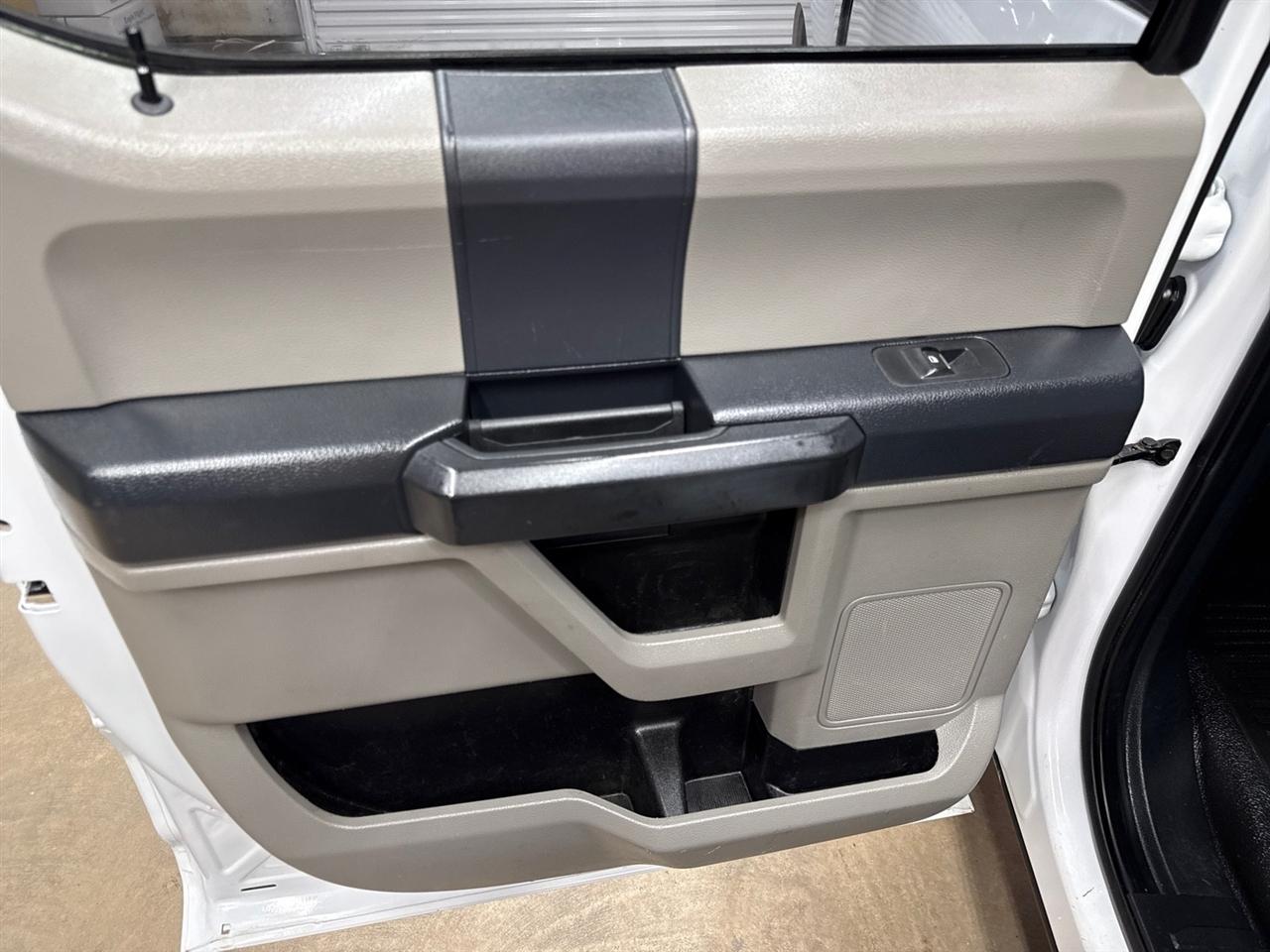 Ford F-350 SD XL Crew Cab Long Bed DRW 4WD 2022