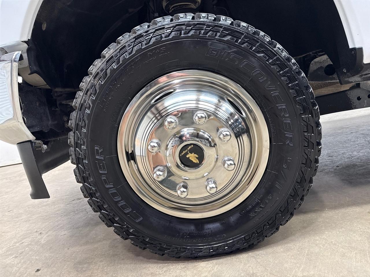 Ford F-350 SD XL Crew Cab Long Bed DRW 4WD 2022