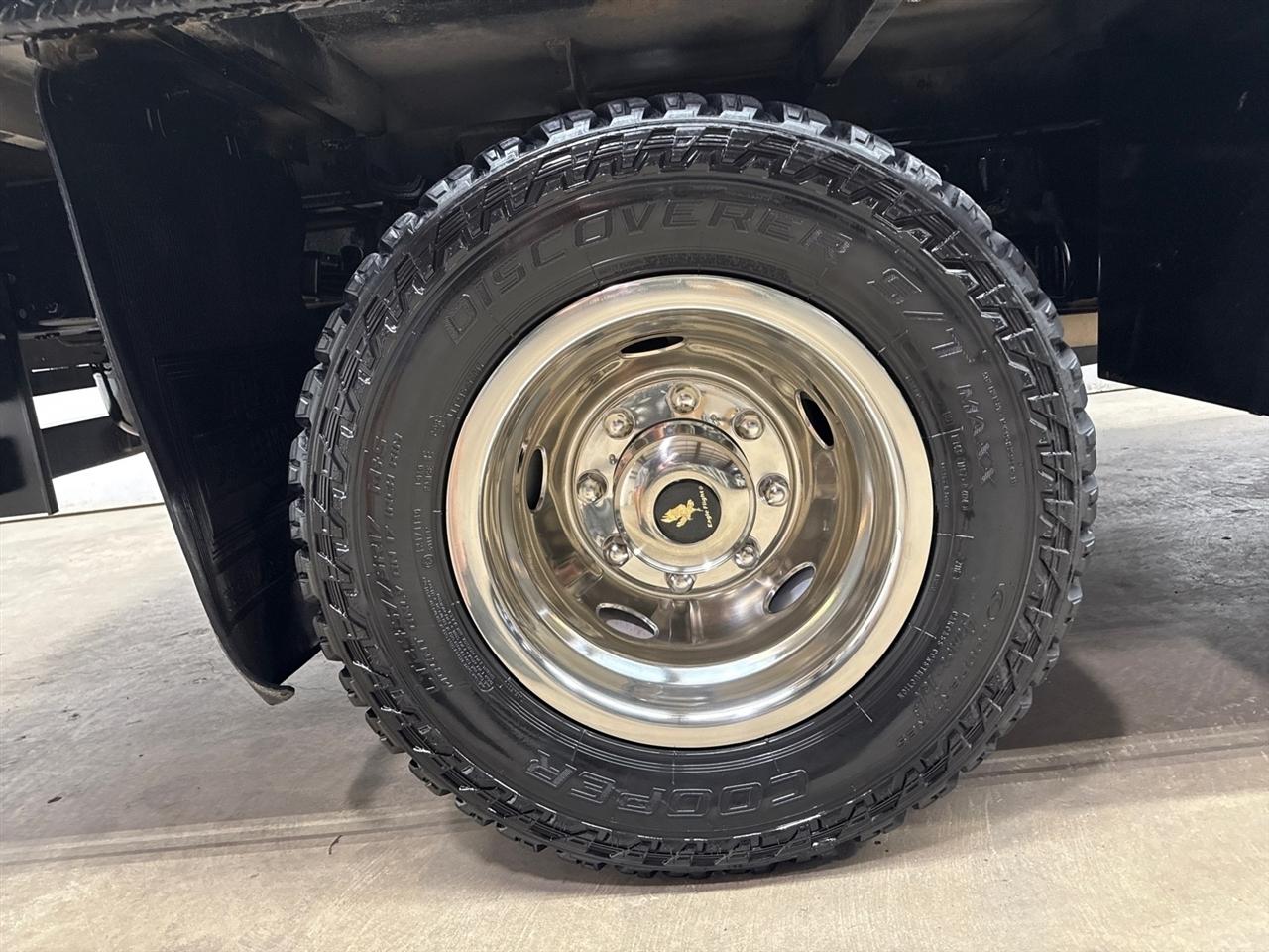 Ford F-350 SD XL Crew Cab Long Bed DRW 4WD 2022