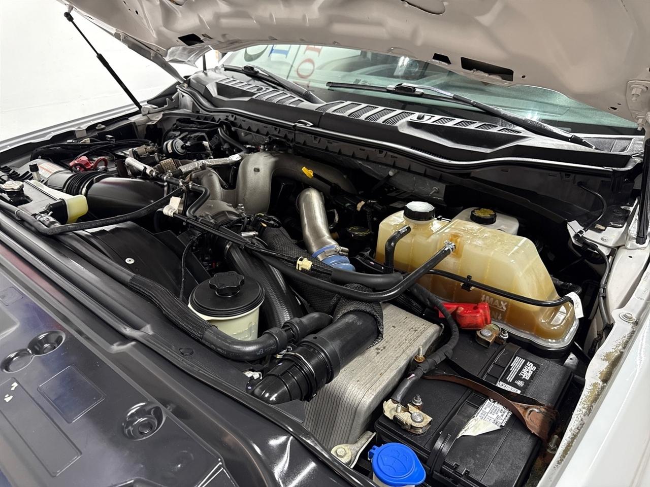 Ford F-350 SD XL Crew Cab Long Bed DRW 4WD 2022