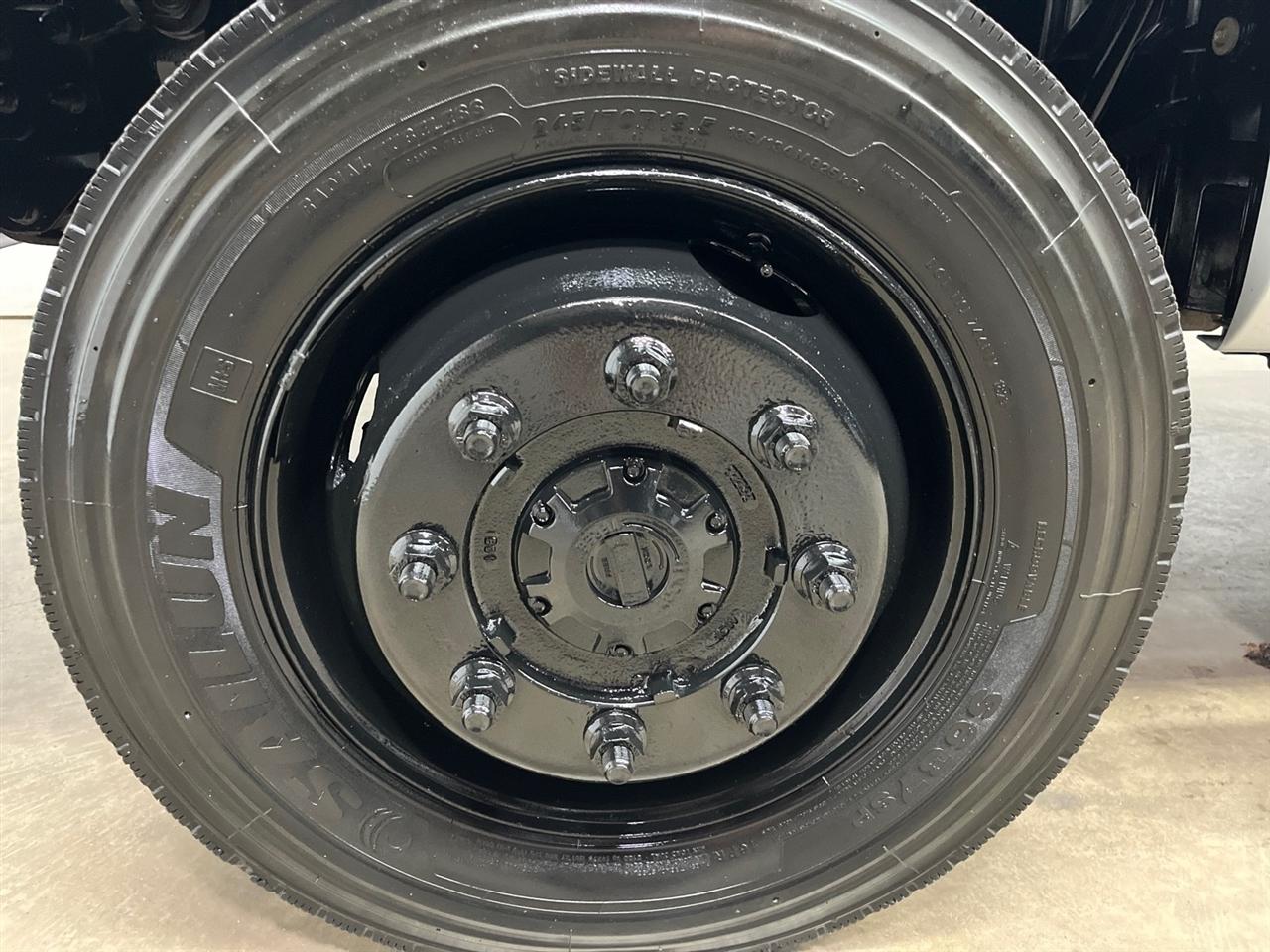 Chevrolet Silverado Medium Duty  2023