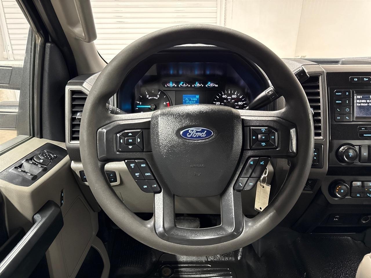 Ford F-350 SD Platinum Crew Cab Long Box 4WD DRW 2022