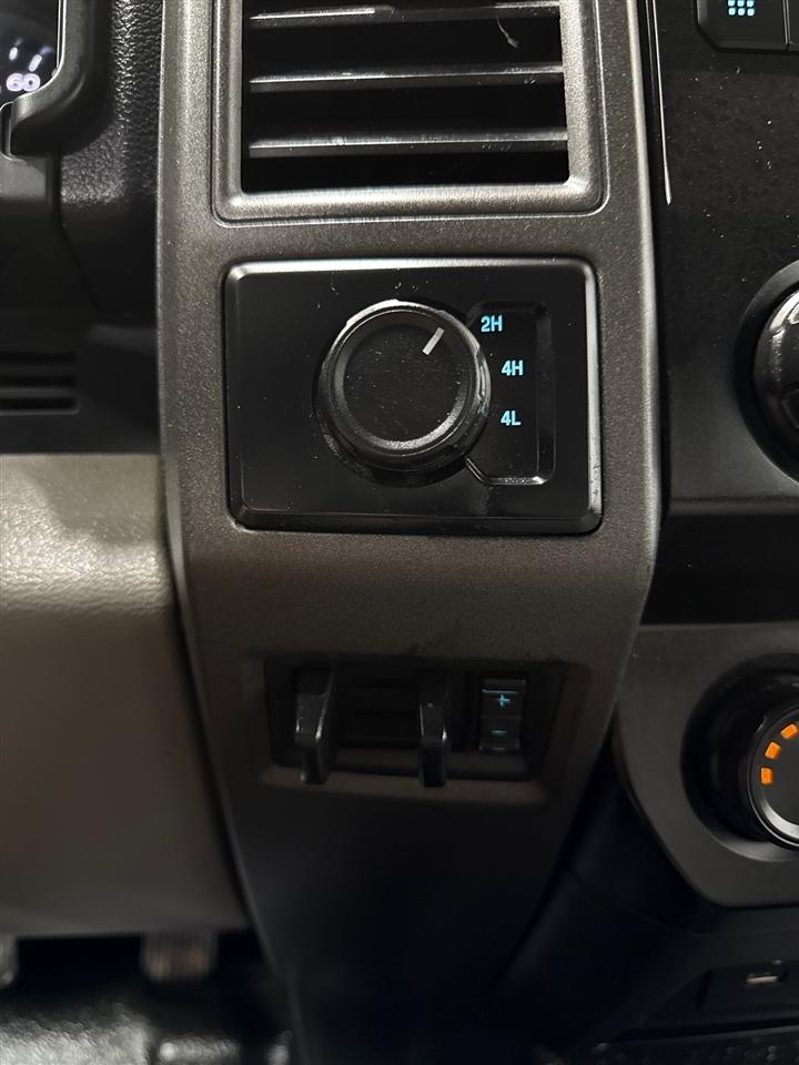 Ford F-350 SD Platinum Crew Cab Long Box 4WD DRW 2022