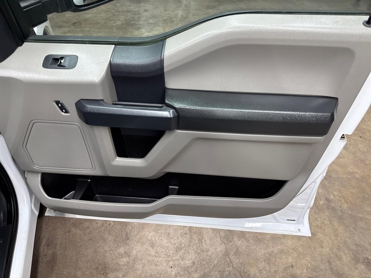 Ford F-350 SD Platinum Crew Cab Long Box 4WD DRW 2022