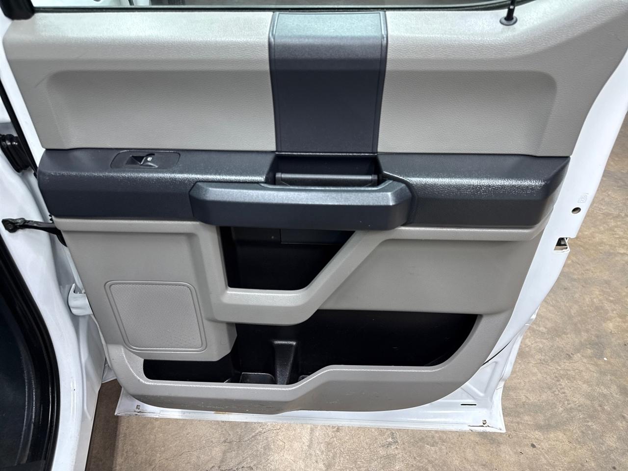 Ford F-350 SD Platinum Crew Cab Long Box 4WD DRW 2022