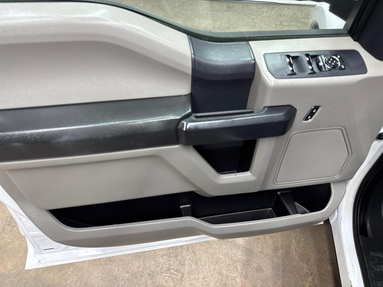 Ford F-350 SD Platinum Crew Cab Long Box 4WD DRW 2022