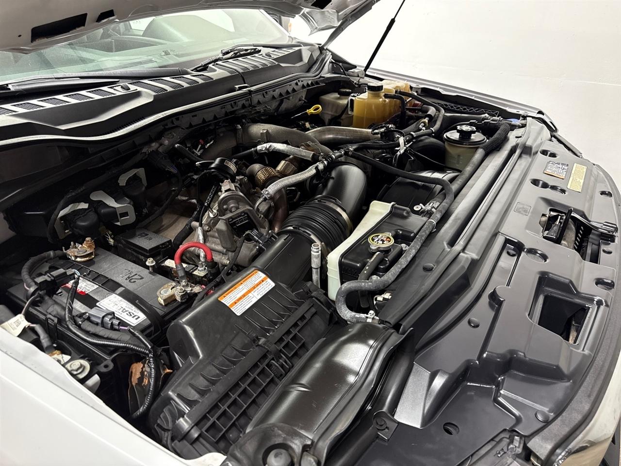 Ford F-350 SD Platinum Crew Cab Long Box 4WD DRW 2022