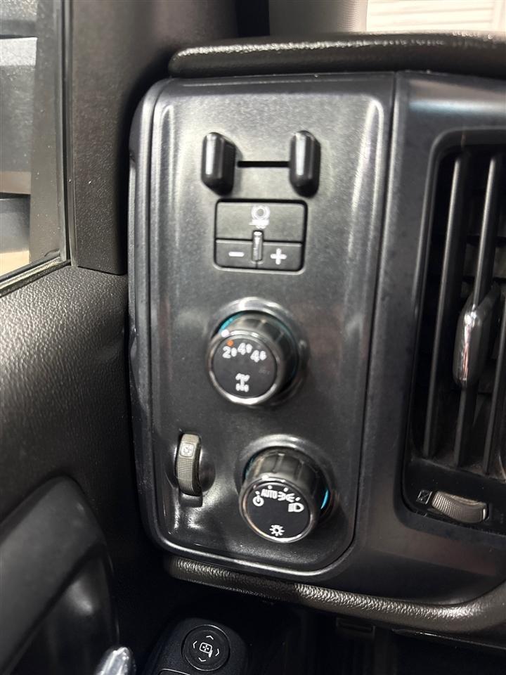 Chevrolet Silverado 2500HD Work Truck Crew Cab 4WD 2018