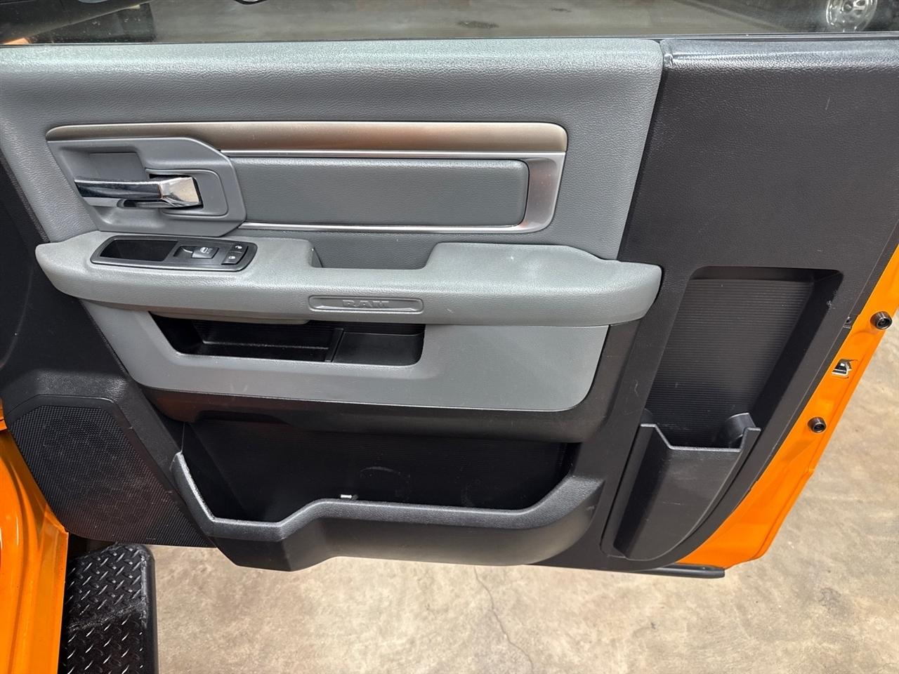 RAM 3500 Regular Cab 2WD LWB DRW 2017