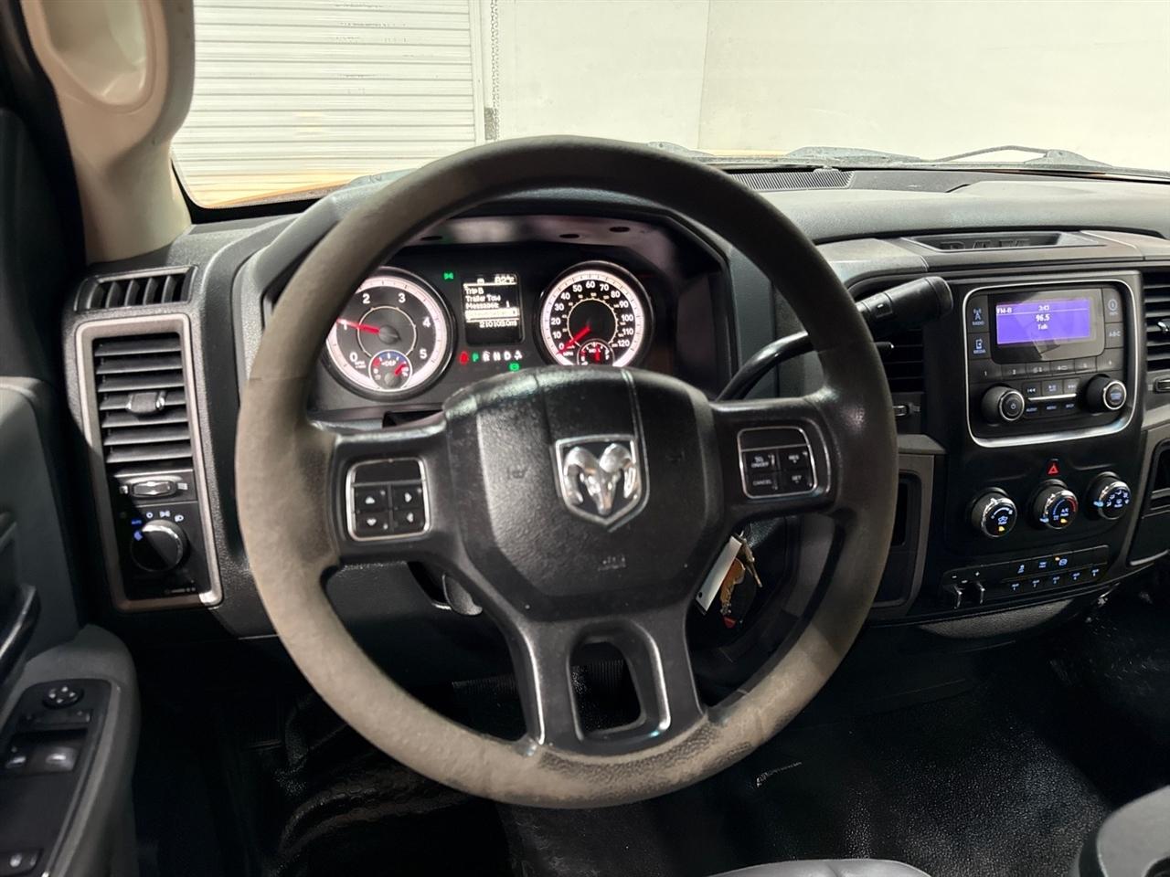 RAM 3500 Regular Cab 2WD LWB DRW 2017