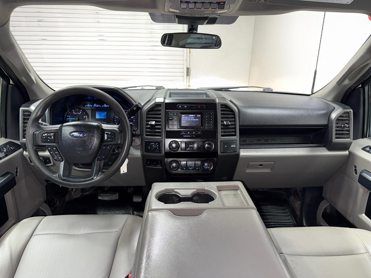 Ford F-350 SD XL Crew Cab Long Bed DRW 4WD 2022